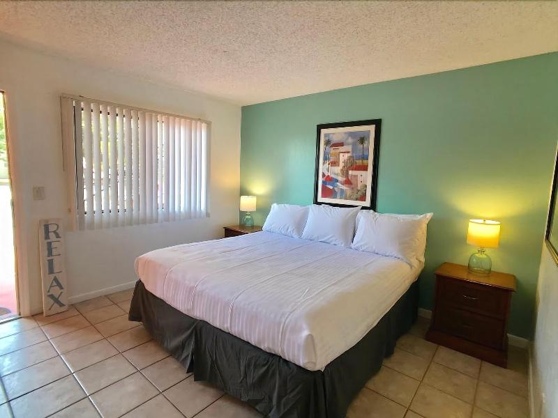 Sunny Palms Inn image