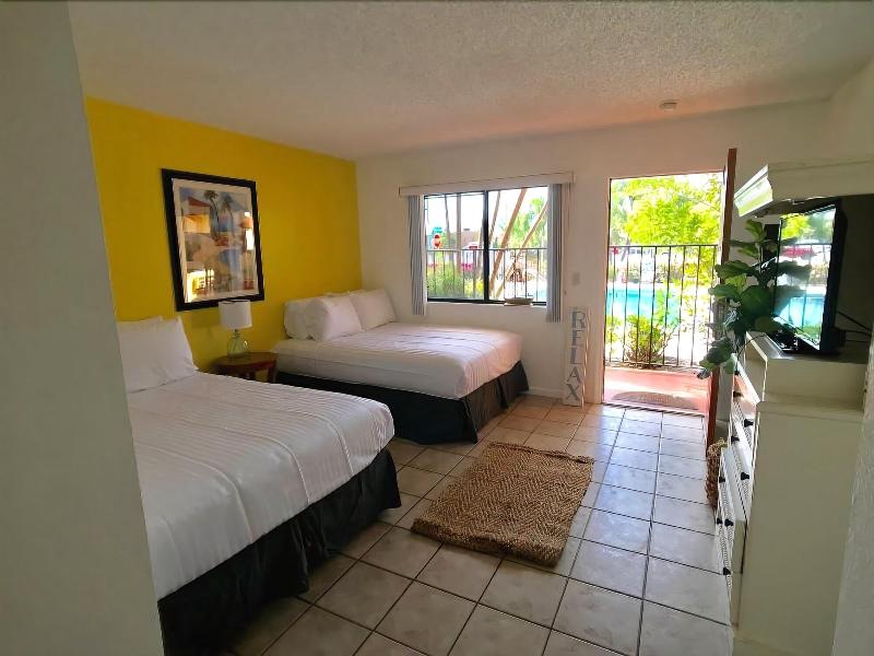 Sunny Palms Inn image