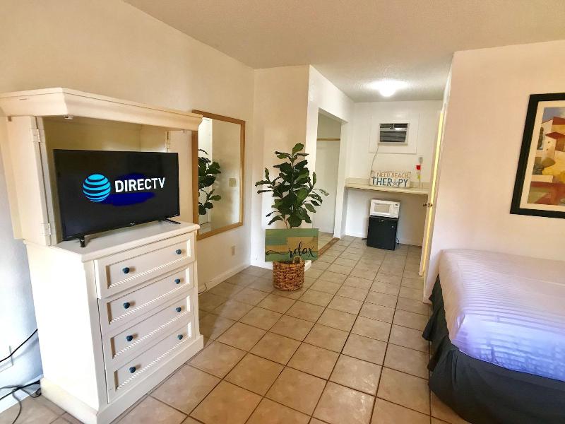 Sunny Palms Inn image