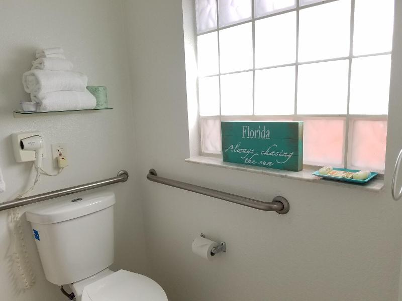 Sunny Palms Inn image