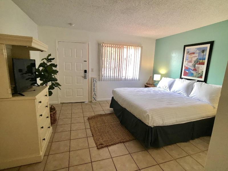 Sunny Palms Inn image