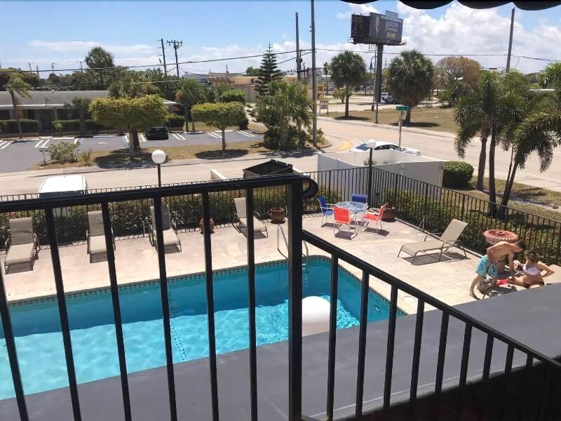 Sunny Palms Inn image