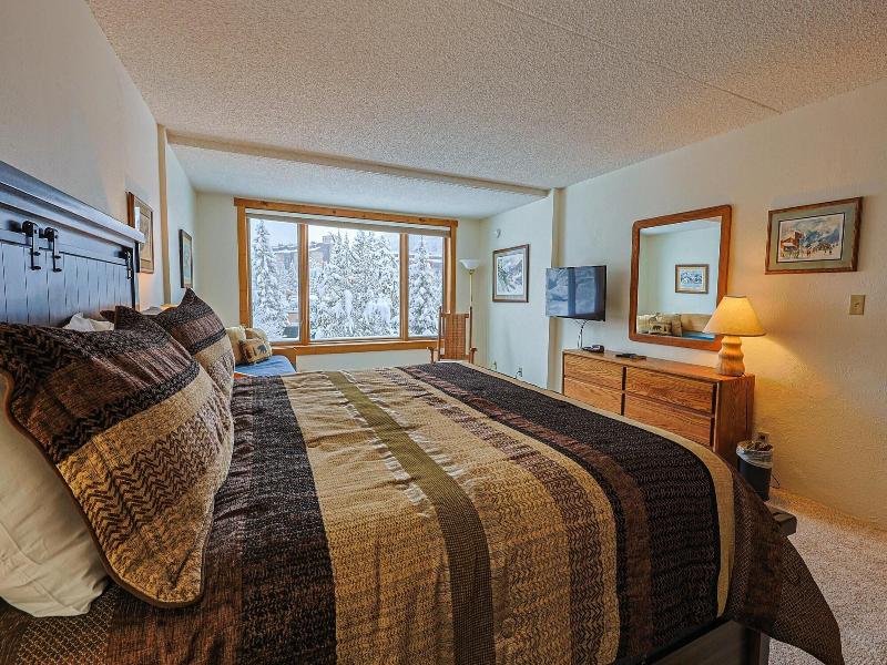 Summit House 2 Bed 2 Bath B — exterior view