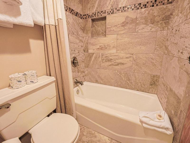 Summit House 2 Bed 2 Bath B image