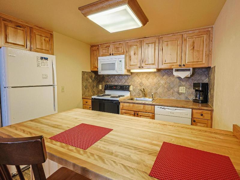 Summit House 2 Bed 2 Bath B image