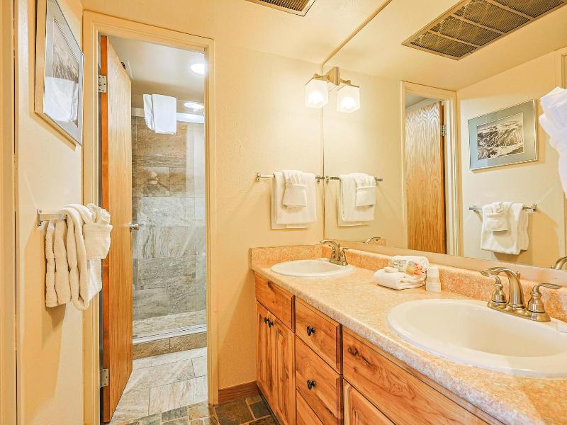 Summit House 2 Bed 2 Bath B image