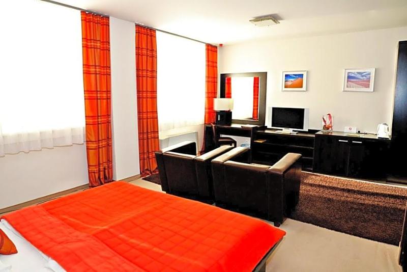 Aston Business Hotel image