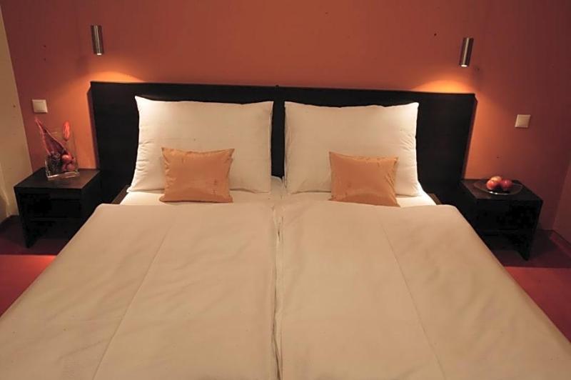 Aston Business Hotel image