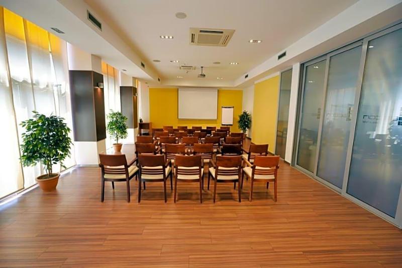 Aston Business Hotel image