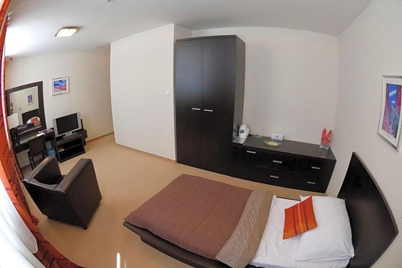 Aston Business Hotel image