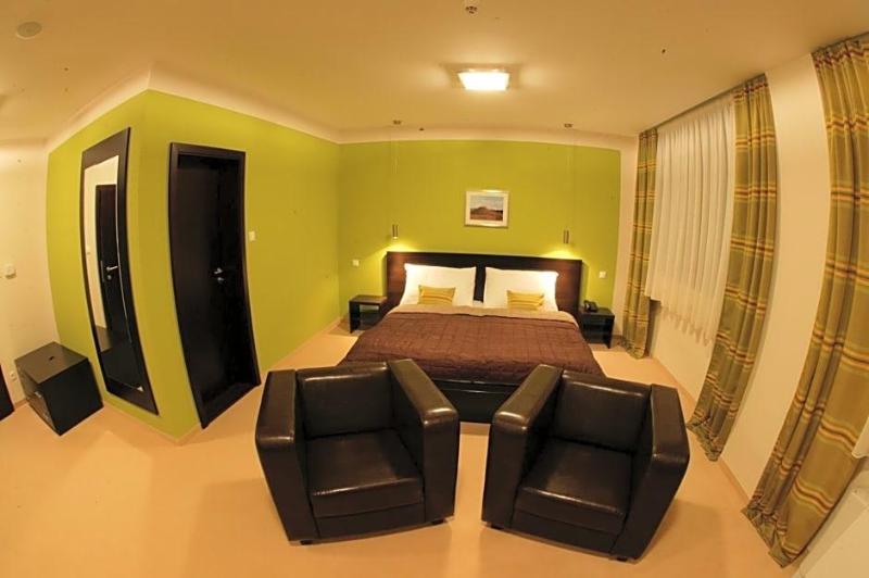 Aston Business Hotel image