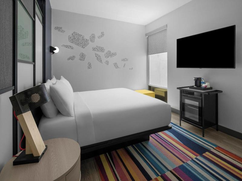 Aloft Savannah Downtown Historic District image
