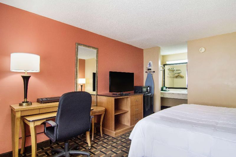 Americas Best Value Inn Darien image