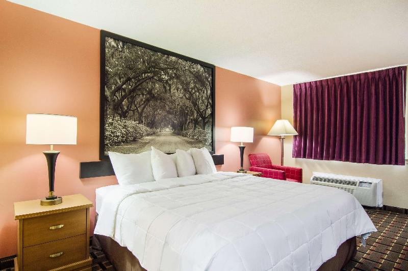 Americas Best Value Inn Darien image