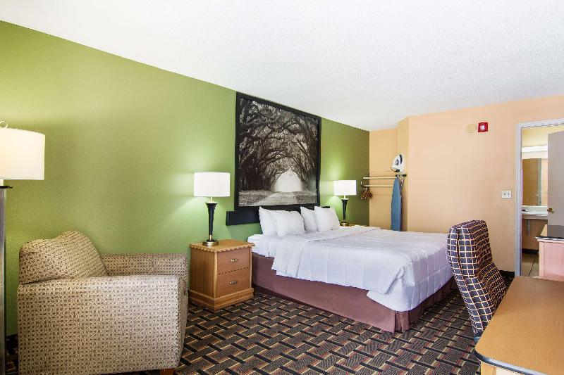 Americas Best Value Inn Darien image