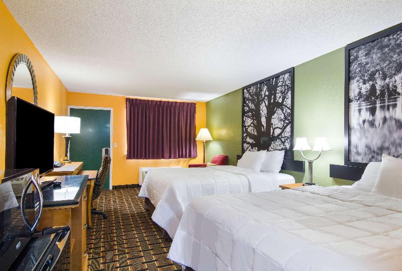Americas Best Value Inn Darien image