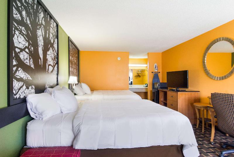 Americas Best Value Inn Darien image