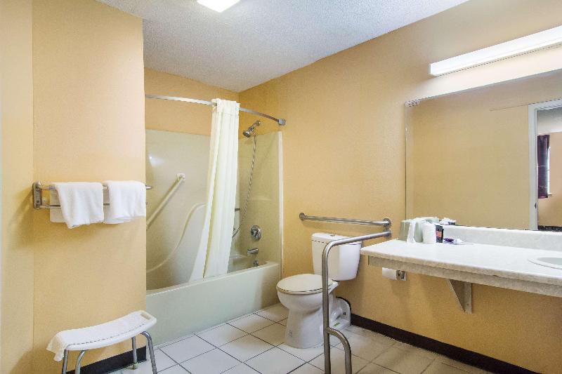Americas Best Value Inn Darien image