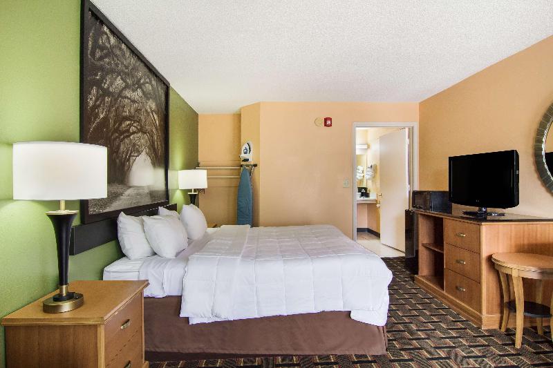 Americas Best Value Inn Darien image