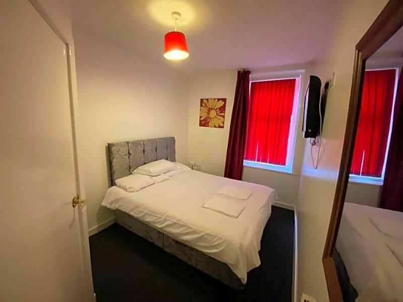 Chilton Hotel image
