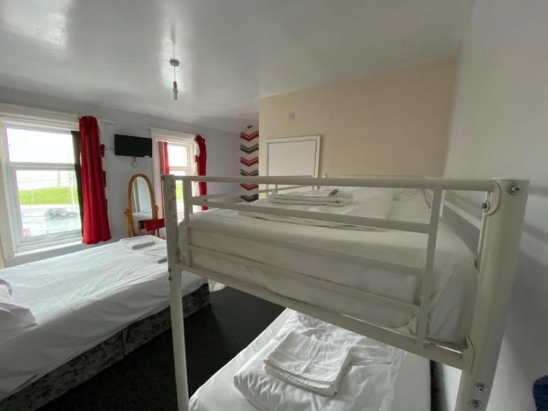 Chilton Hotel image