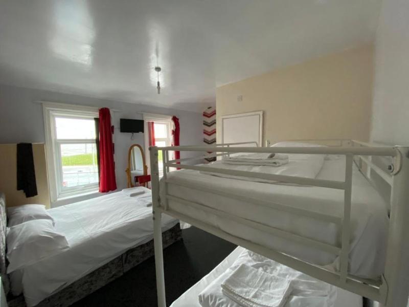 Chilton Hotel image