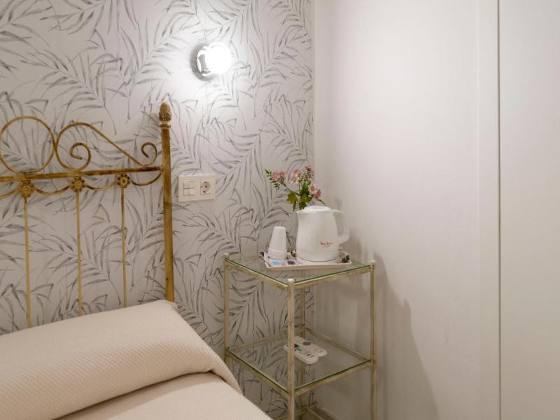 Hotel Manzanito image