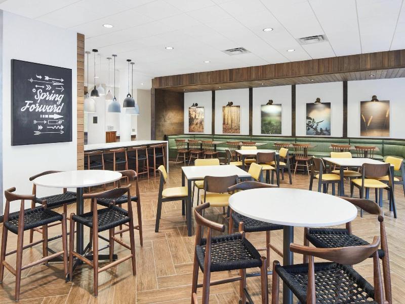 Fairfield Inn & Suites by Marriott Raleigh Wake Fo image