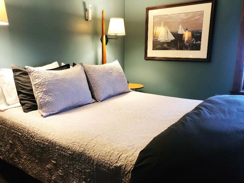 Inn At Cedar Crossing image