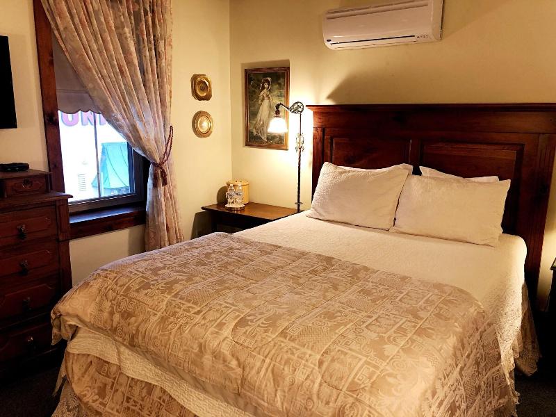 Inn At Cedar Crossing image