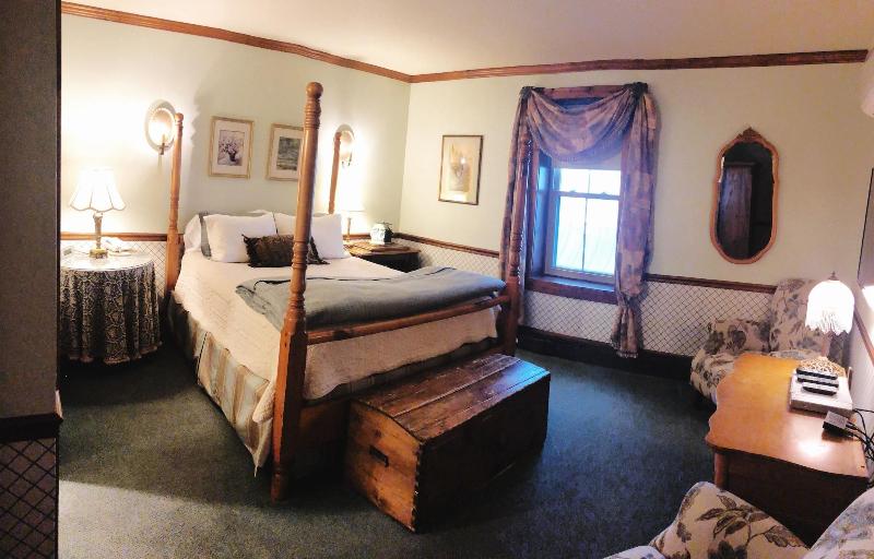 Inn At Cedar Crossing image