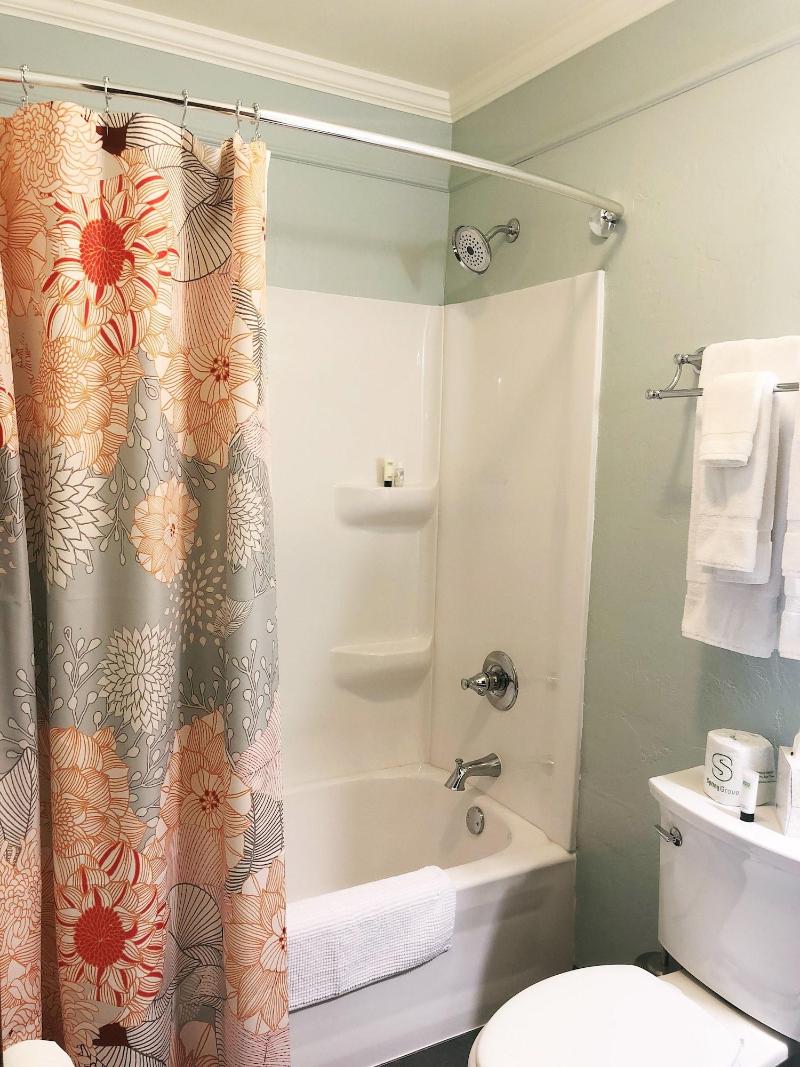Inn At Cedar Crossing image