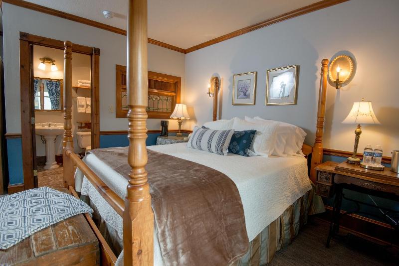 Inn At Cedar Crossing image