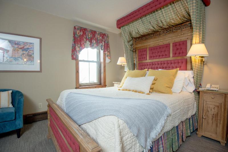 Inn At Cedar Crossing image