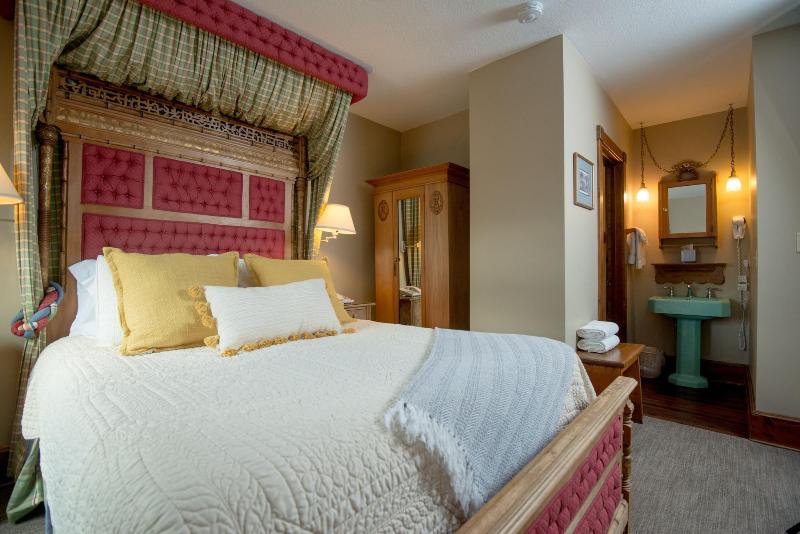 Inn At Cedar Crossing image