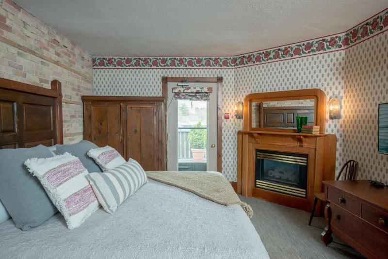Inn At Cedar Crossing image