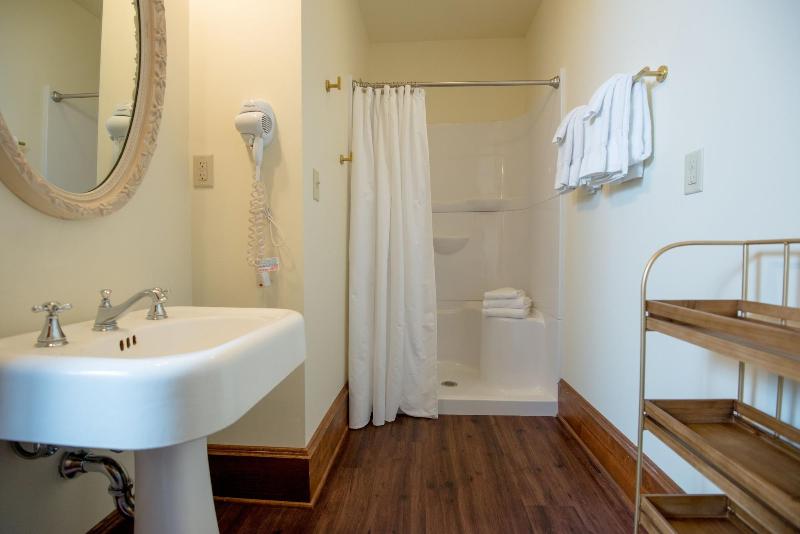 Inn At Cedar Crossing image