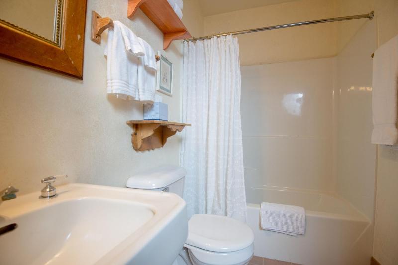 Inn At Cedar Crossing image