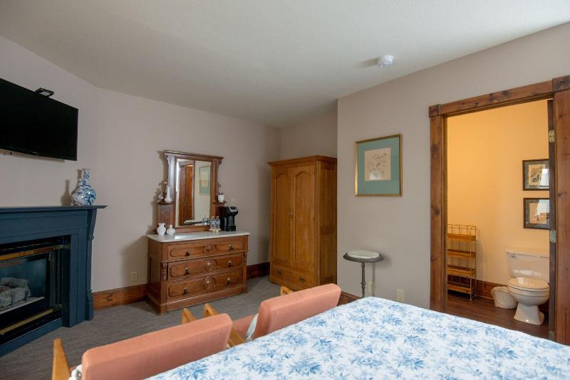 Inn At Cedar Crossing image
