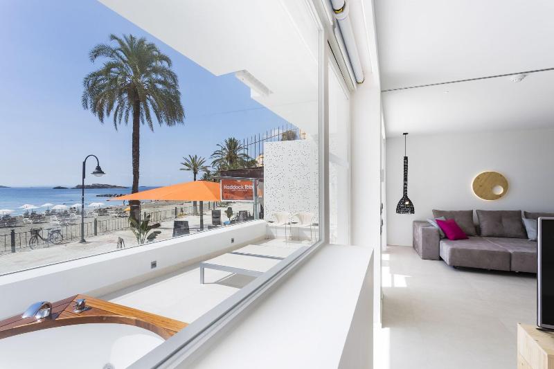 One Ibiza Suites image