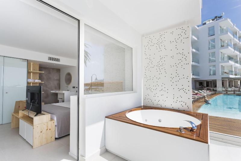 One Ibiza Suites image