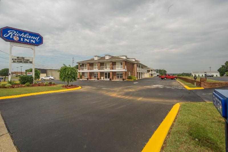 Richland Inn Lawrenceburg image