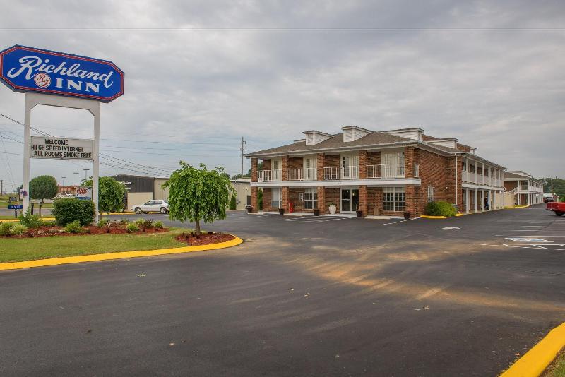 Richland Inn Lawrenceburg image