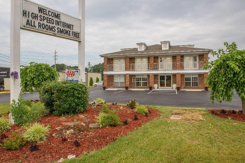 Richland Inn Lawrenceburg image