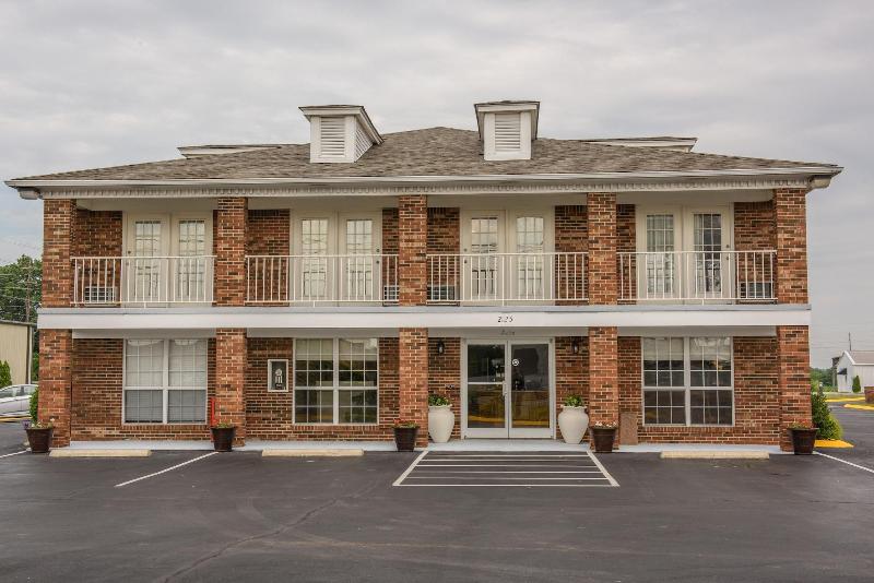 Richland Inn Lawrenceburg image