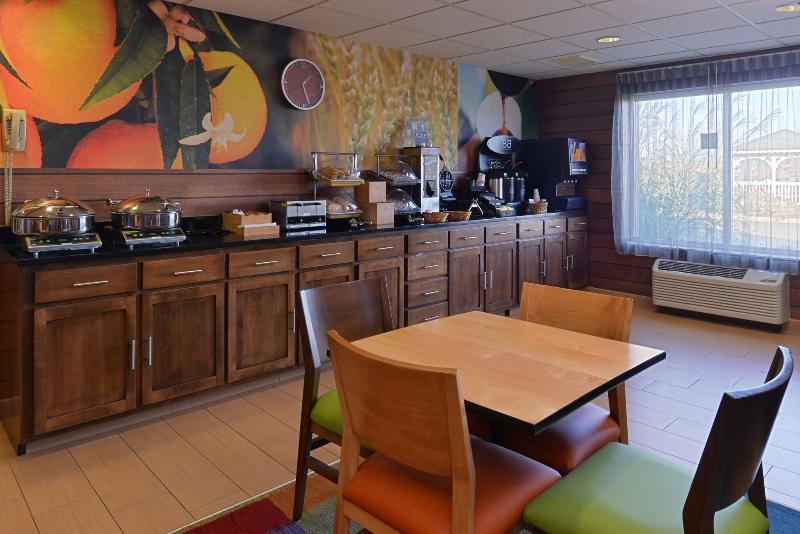 Fairfield Inn And Suites By Marriott Troy Ohio image