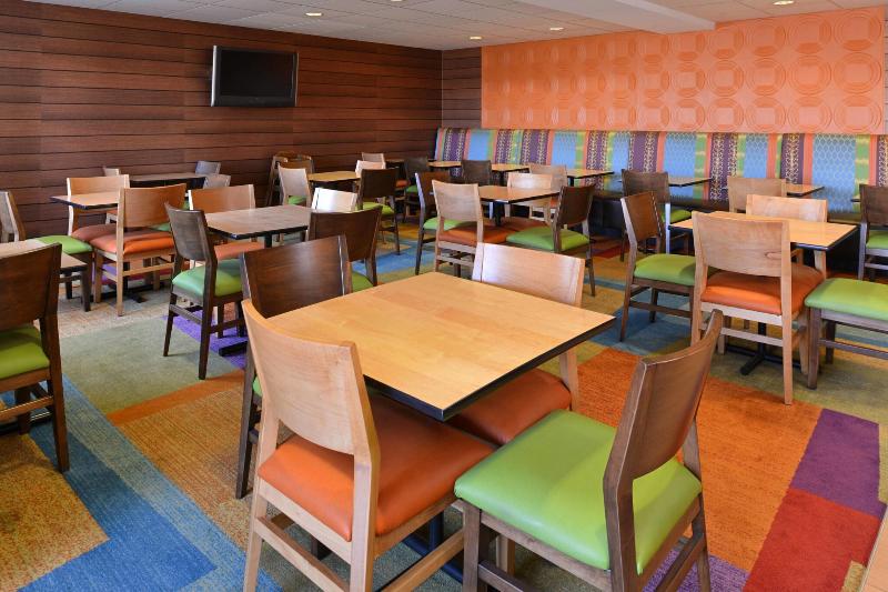 Fairfield Inn And Suites By Marriott Troy Ohio image