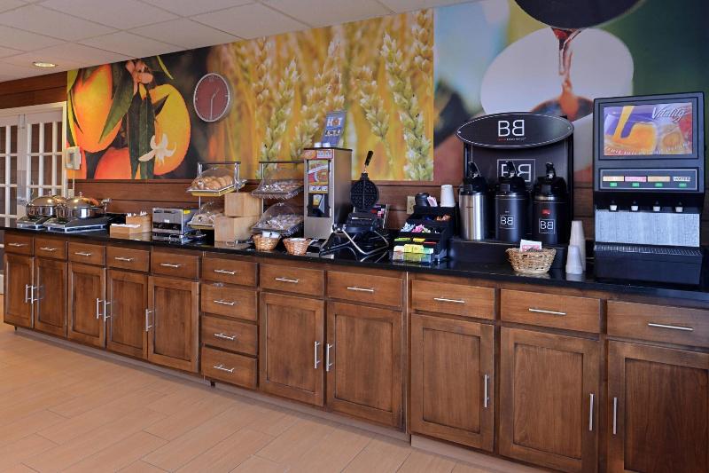 Fairfield Inn And Suites By Marriott Troy Ohio image