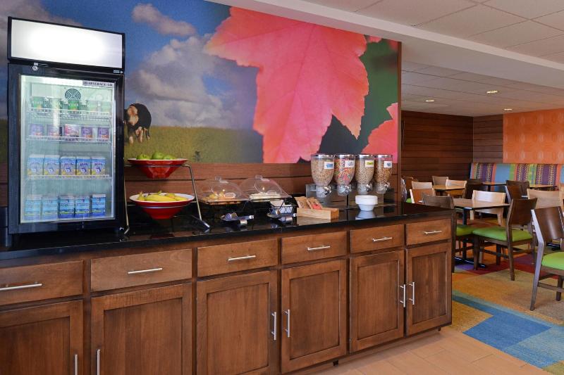 Fairfield Inn And Suites By Marriott Troy Ohio image