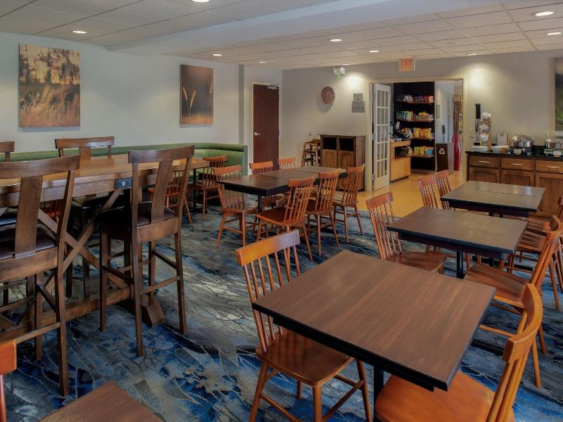 Fairfield Inn And Suites By Marriott Troy Ohio image